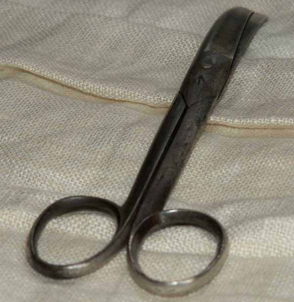 Medical scissors (2)