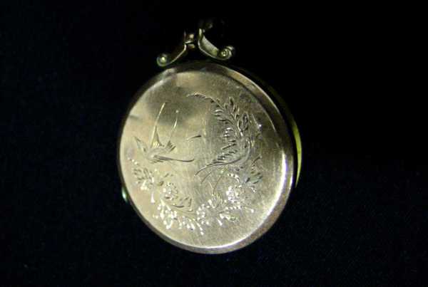 Locket with two photographs of Leonard Maltby (1)