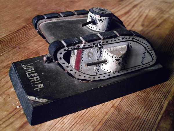 Model tank and old suitcase (3)