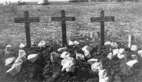Charles Hampson, Photograph of three graves (14)