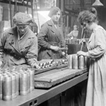 Photograph of women munition workers